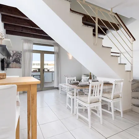 Home2book El Duplex Apt, Coastal Paradise Apartment